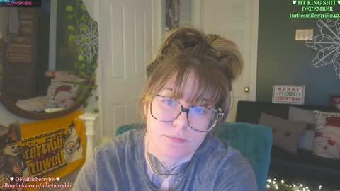 Snapshot of allieberrybb chatting on December 12, 2024, 7:37 pm  bb  online show from December 12, 2024, 7:37 pm