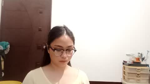Elise online show from June 25, 2026, 11:37 am
