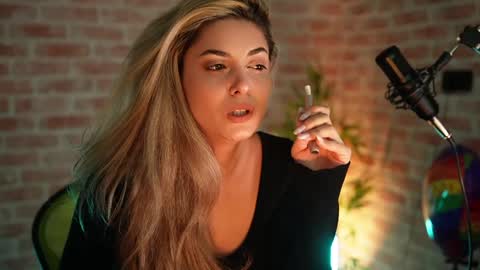 Allie online show from December 24, 2024, 10:33 am