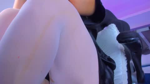 Snapshot of allijadid chatting on January 23, 2025, 1:45 pm    online show from January 23, 2025, 1:45 pm