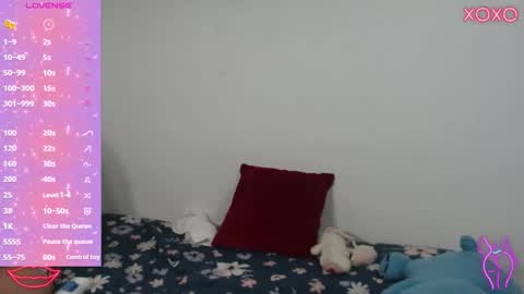 Snapshot of allison_18_ chatting on October 23, 2025, 10:14 am Nana online show from October 23, 2025, 10:14 am