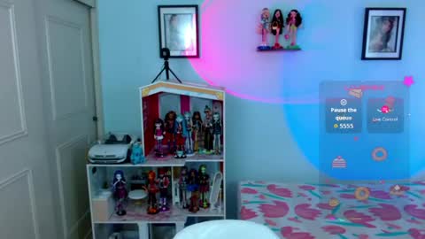 Snapshot of allisonblossom chatting on May 22, 2026, 7:08 pm online show from May 22, 2026, 7:08 pm