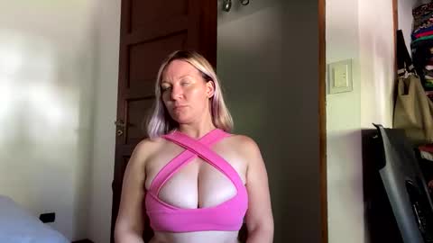 allisonlove2 online show from April 23, 2026, 5:15 pm