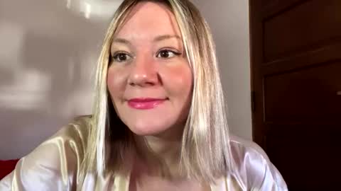 allisonlove2 online show from April 29, 2026, 4:44 pm