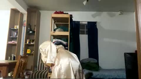 allisonlove2 online show from May 10, 2026, 9:31 pm