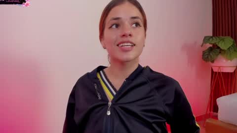 Snapshot of alliss_ginger_ chatting on May 5, 2026, 9:12 pm A L L I S S online show from May 5, 2026, 9:12 pm