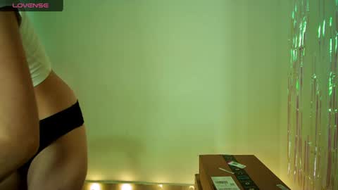 Snapshot of allisson_rose chatting on July 22, 2026, 8:11 pm Alli online show from July 22, 2026, 8:11 pm