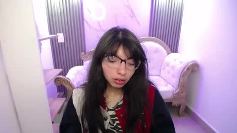 Snapshot of alllyson_ chatting on June 4, 2026, 8:04 pm alison online show from June 4, 2026, 8:04 pm