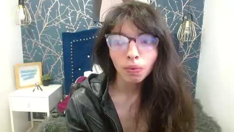 Snapshot of alllyson_ chatting on June 9, 2026, 8:09 pm alison online show from June 9, 2026, 8:09 pm
