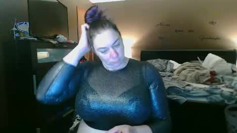Tig Bitty online show from February 14, 2025, 4:04 am