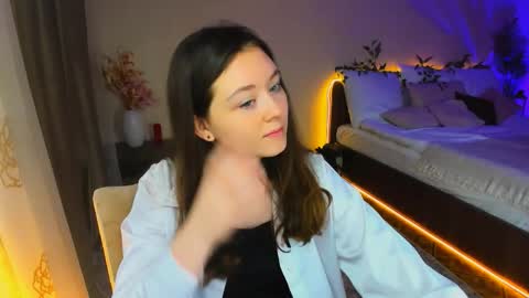 alluringeyess online show from November 8, 2025, 9:09 am