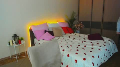 alluringeyess online show from April 3, 2026, 12:36 pm