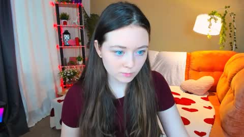 alluringeyess online show from April 5, 2026, 11:18 am