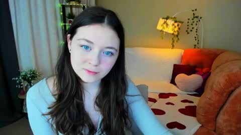 Snapshot of alluringeyess chatting on June 7, 2026, 4:33 pm alluringeyess online show from June 7, 2026, 4:33 pm