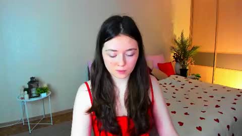Snapshot of alluringeyess chatting on July 7, 2026, 7:23 am alluringeyess online show from July 7, 2026, 7:23 am
