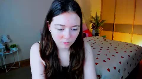 Snapshot of alluringeyess chatting on July 13, 2026, 11:35 am alluringeyess online show from July 13, 2026, 11:35 am
