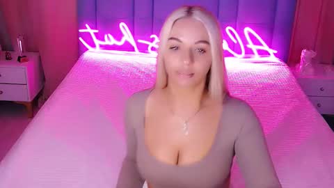 AlwaysHot online show from November 30, 2025, 2:37 am