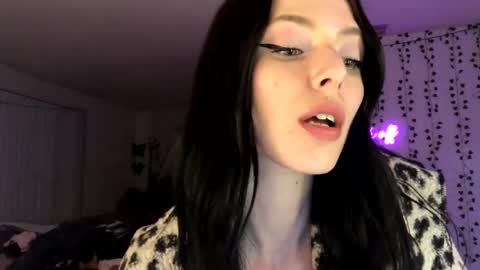 Ally Girl In Her Ally World online show from January 28, 2025, 9:19 am