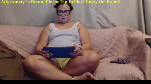 Allyssamay online show from June 3, 2026, 2:36 am