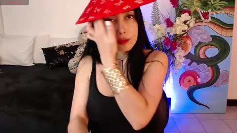 alma_art_ online show from February 13, 2025, 9:27 pm