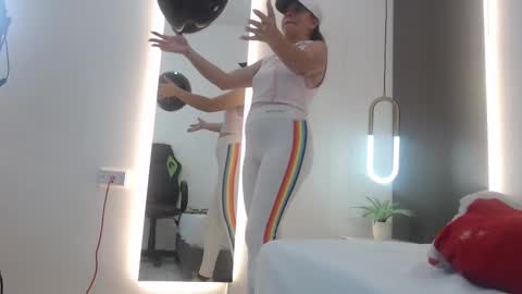 ALMA FENIX  online show from January 21, 2025, 3:21 pm