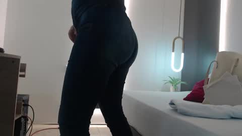 ALMA FENIX  online show from February 11, 2025, 12:05 pm