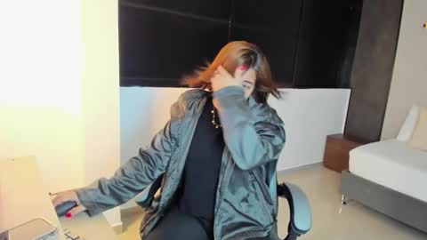 ALMA FENIX  online show from October 13, 2025, 12:27 pm