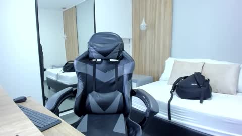 ALMA FENIX  online show from January 14, 2026, 12:11 pm