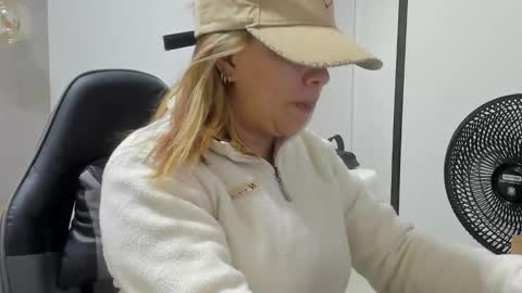 ALMA FENIX  online show from February 2, 2026, 12:26 pm