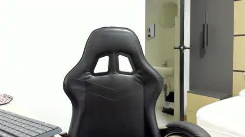 ALMA FENIX  online show from March 17, 2026, 1:03 pm