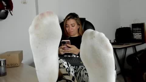 ALMA FENIX  online show from April 15, 2026, 7:59 am