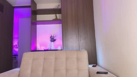 Snapshot of almacastillo2 chatting on June 6, 2026, 2:38 am Alma Castillo online show from June 6, 2026, 2:38 am