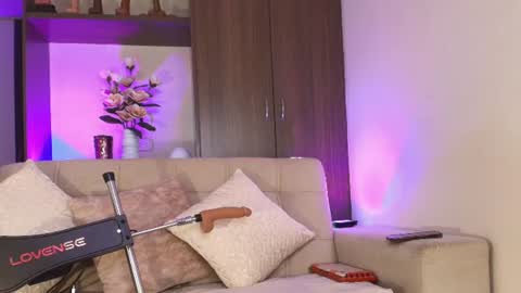Snapshot of almacastillo2 chatting on July 11, 2026, 2:03 am Alma Castillo online show from July 11, 2026, 2:03 am