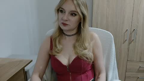Snapshot of almanature chatting on May 21, 2026, 8:38 pm AlmaNature online show from May 21, 2026, 8:38 pm