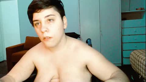 Snapshot of almondonwheels chatting on January 10, 2025, 1:21 am Almond online show from January 10, 2025, 1:21 am