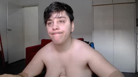 Snapshot of almondonwheels chatting on January 16, 2025, 10:02 pm Almond online show from January 16, 2025, 10:02 pm