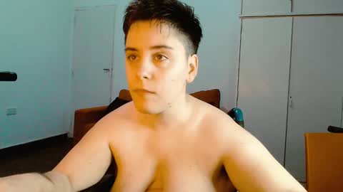 Snapshot of almondonwheels chatting on February 24, 2025, 10:58 pm Almond online show from February 24, 2025, 10:58 pm