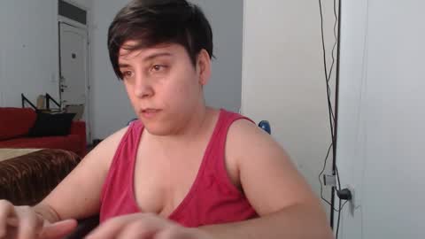 Snapshot of almondonwheels chatting on October 14, 2025, 12:00 am Almond online show from October 14, 2025, 12:00 am