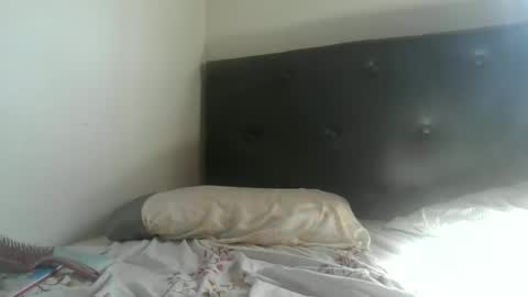 Snapshot of almondwithlove chatting on April 4, 2026, 4:04 pm almondwithlove online show from April 4, 2026, 4:04 pm