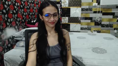 Snapshot of alondra_aleng_ereng chatting on January 18, 2025, 2:23 pm Alondra online show from January 18, 2025, 2:23 pm