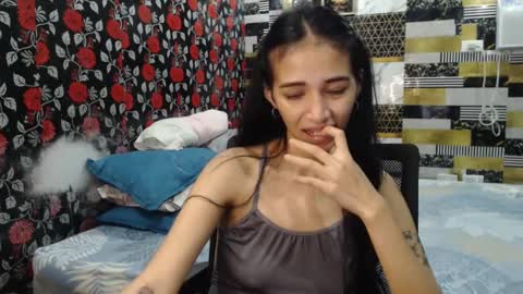 Snapshot of alondra_aleng_ereng chatting on February 6, 2025, 9:49 pm Alondra online show from February 6, 2025, 9:49 pm