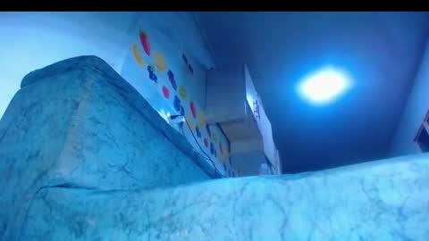 alondra online show from November 14, 2025, 2:43 am