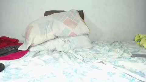 alondra online show from February 12, 2026, 8:53 am