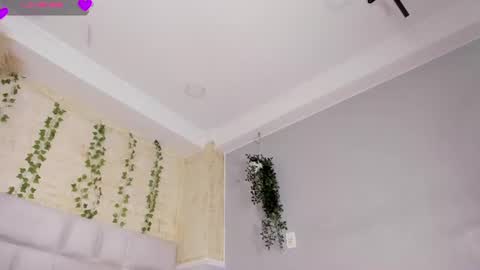 Snapshot of alondrasoomer chatting on June 19, 2026, 7:01 am ALONDRA CUTE online show from June 19, 2026, 7:01 am