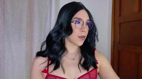 Hazel Bowie online show from February 21, 2026, 10:00 pm