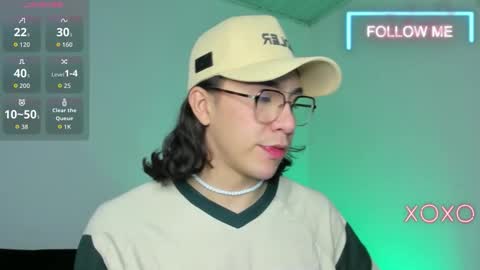 Independent model online show from January 13, 2026, 1:33 am