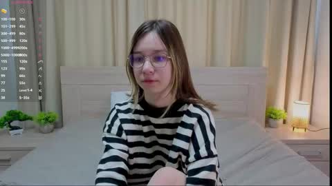 Alorenna online show from March 3, 2026, 5:57 am