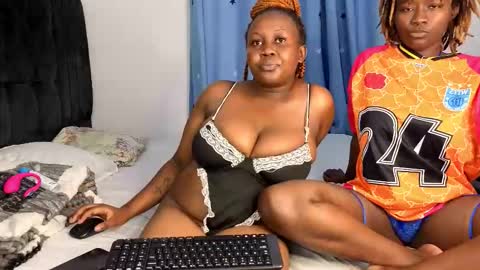 Snapshot of alotta_titties chatting on February 7, 2026, 9:07 pm alotta_titties online show from February 7, 2026, 9:07 pm