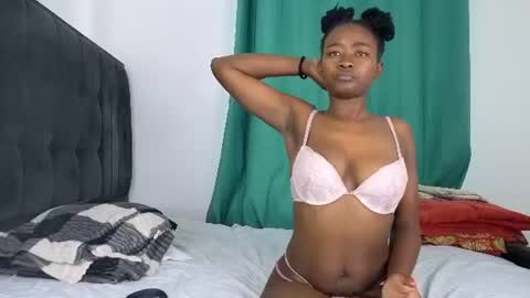 Snapshot of alotta_titties chatting on June 13, 2026, 8:12 am alotta_titties online show from June 13, 2026, 8:12 am