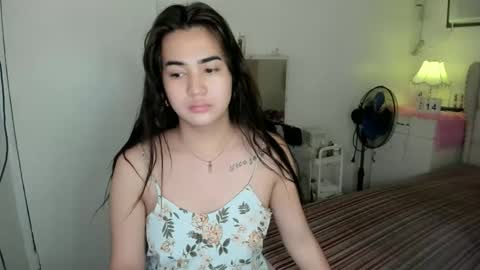 alovelydollnica online show from February 14, 2026, 12:29 am